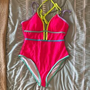 Popvil large one piece